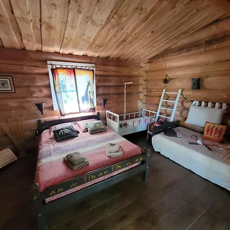 Camping La Colline Aux Fustes *