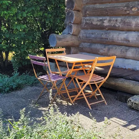 Camping La Colline Aux Fustes *